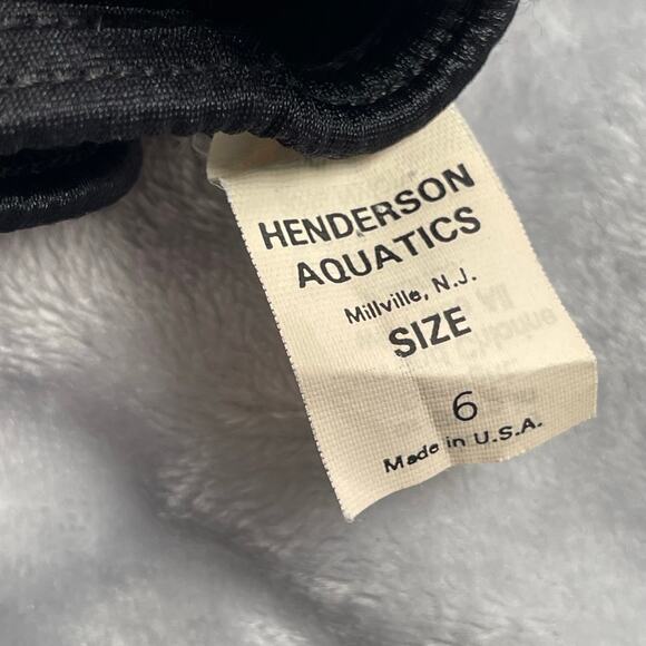 Henderson Women's Pink and Black Shorty Wetsuit - Picture 8 of 10